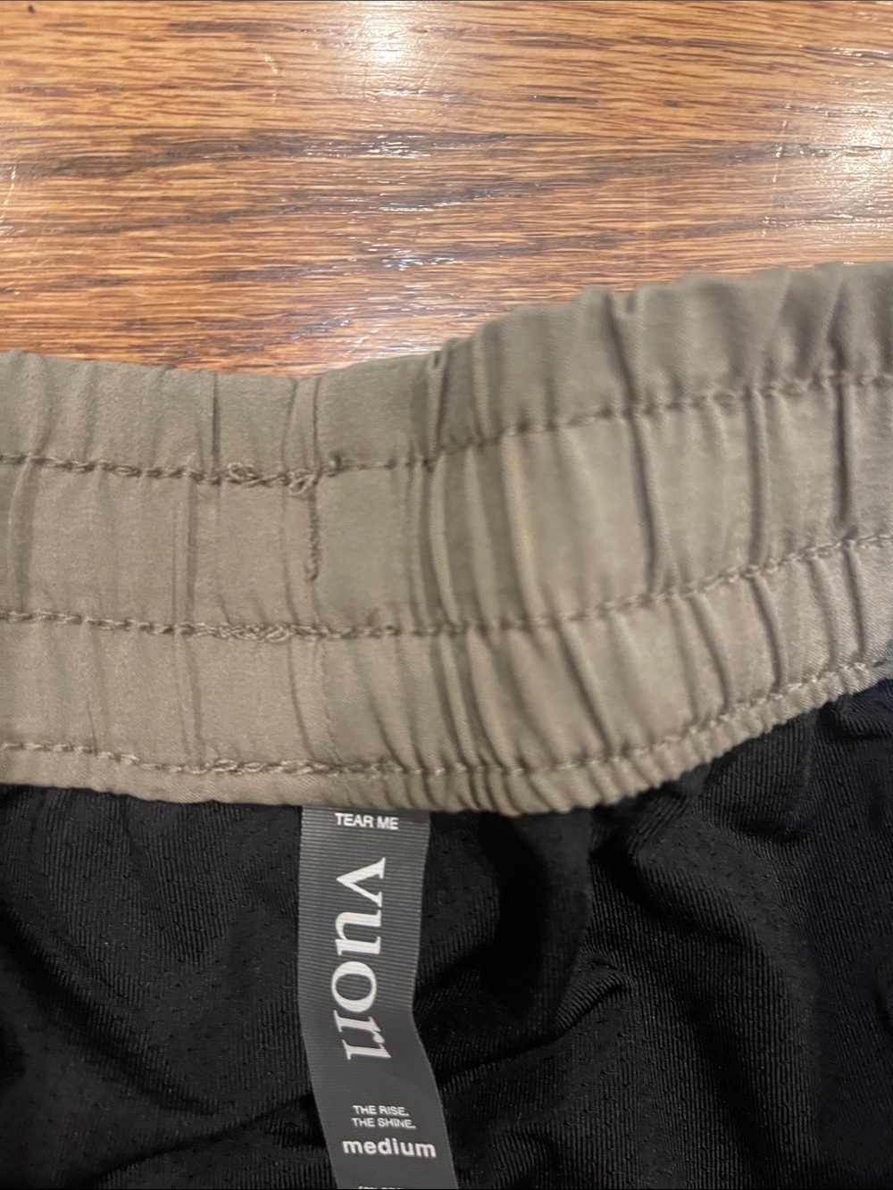 Vuori Women's Clementine 2.0 Shorts in Olive gray Sz M - Picture 6 of 13